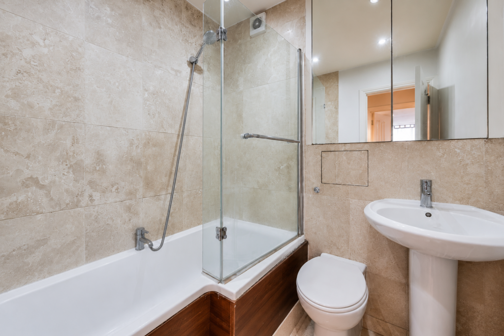 Apartment in London - More