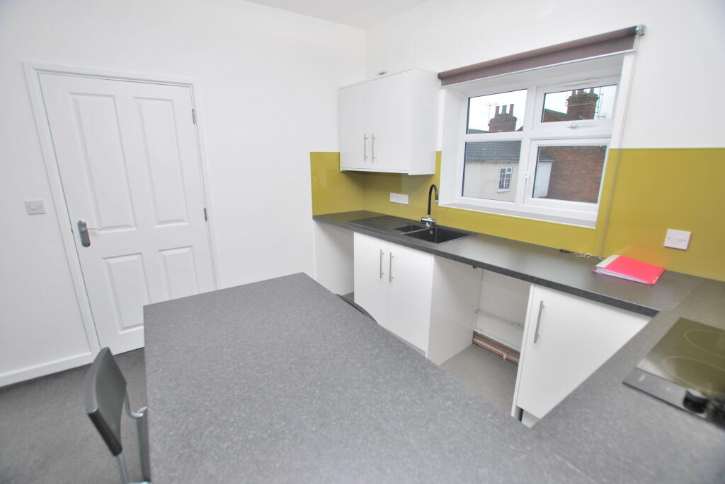 Apartment in Luton, Leighton-Linslade - More