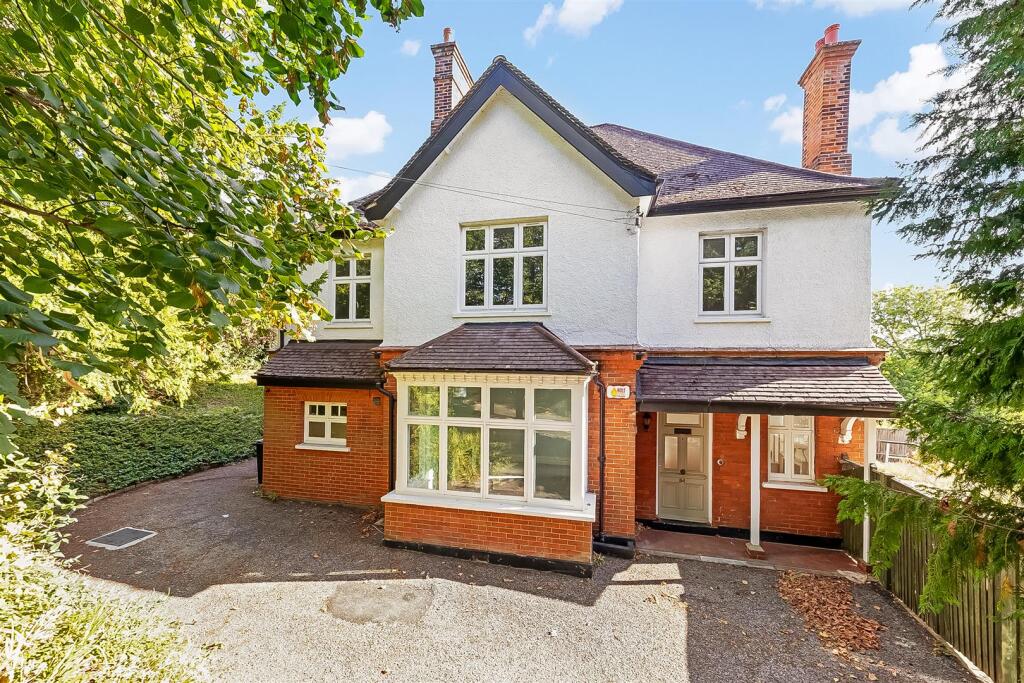 5-bed detached on Higher Drive, Purley, £875,000