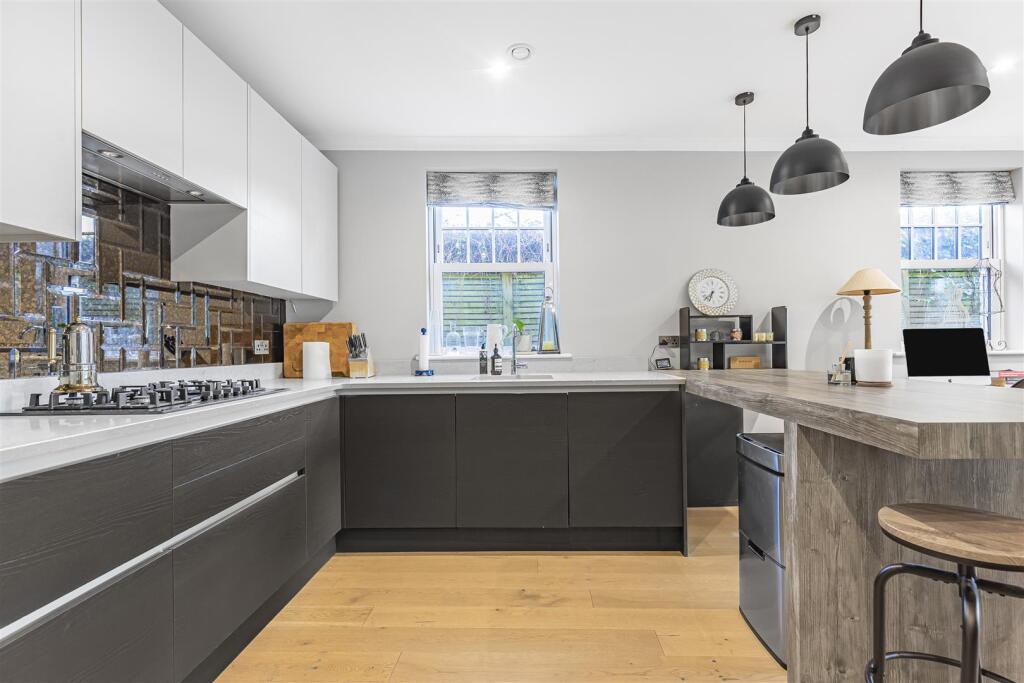 Bexhill Road, East Sheen, SW14 photo 4