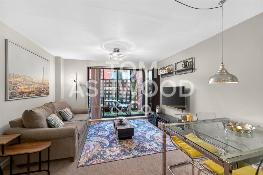 Apartment in Ilford - View 2