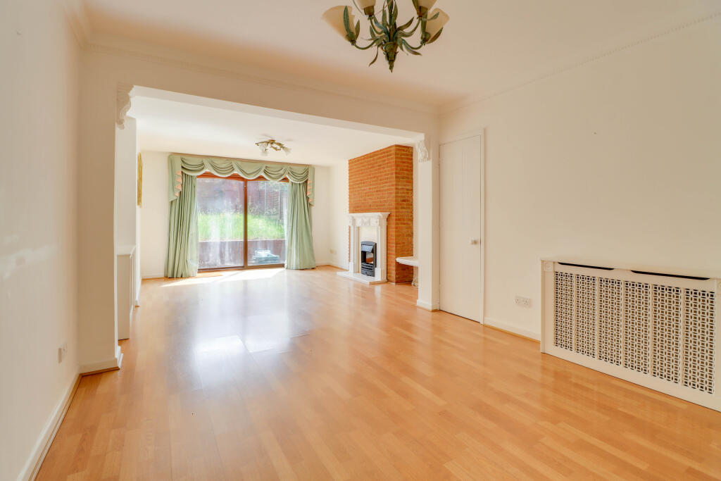 House in St Albans, Townsend - View 2