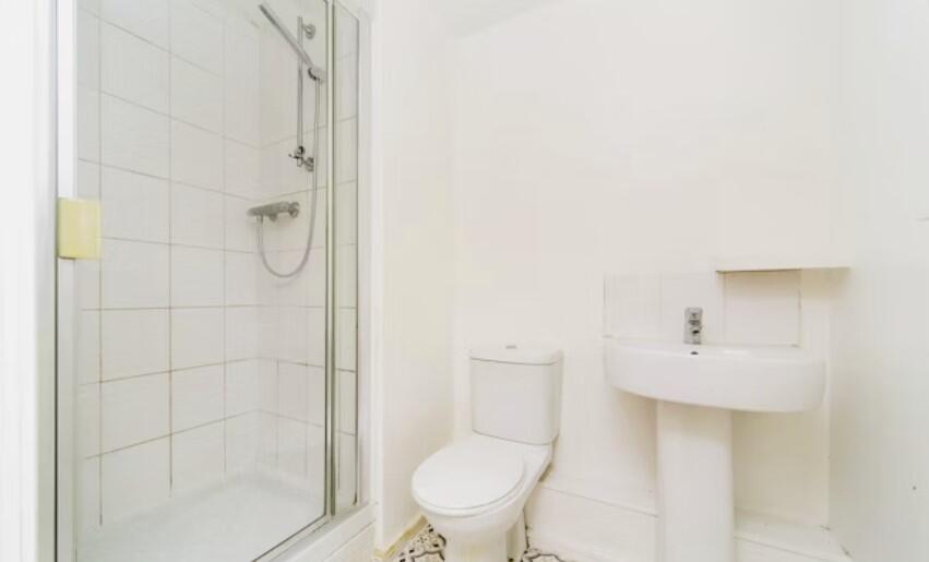 Apartment in St Helens - View 5