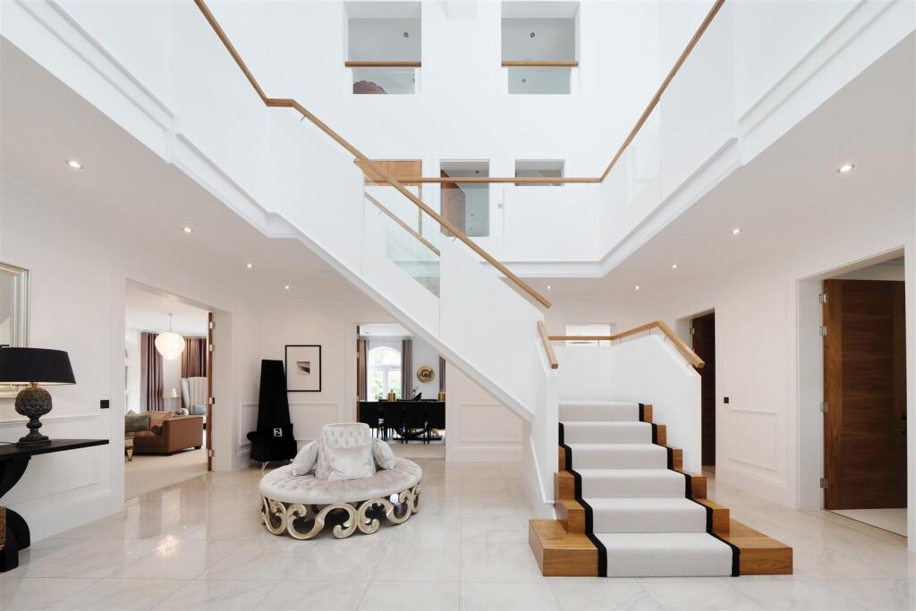 Woodland Way, Kingswood, Surrey photo 2
