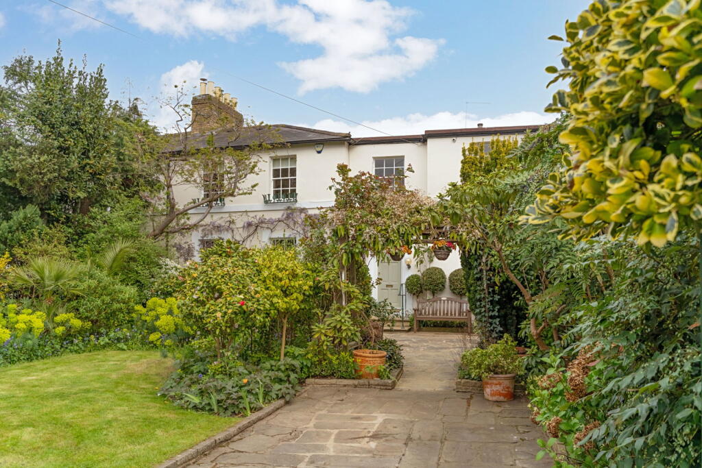 House in Twickenham - View 3