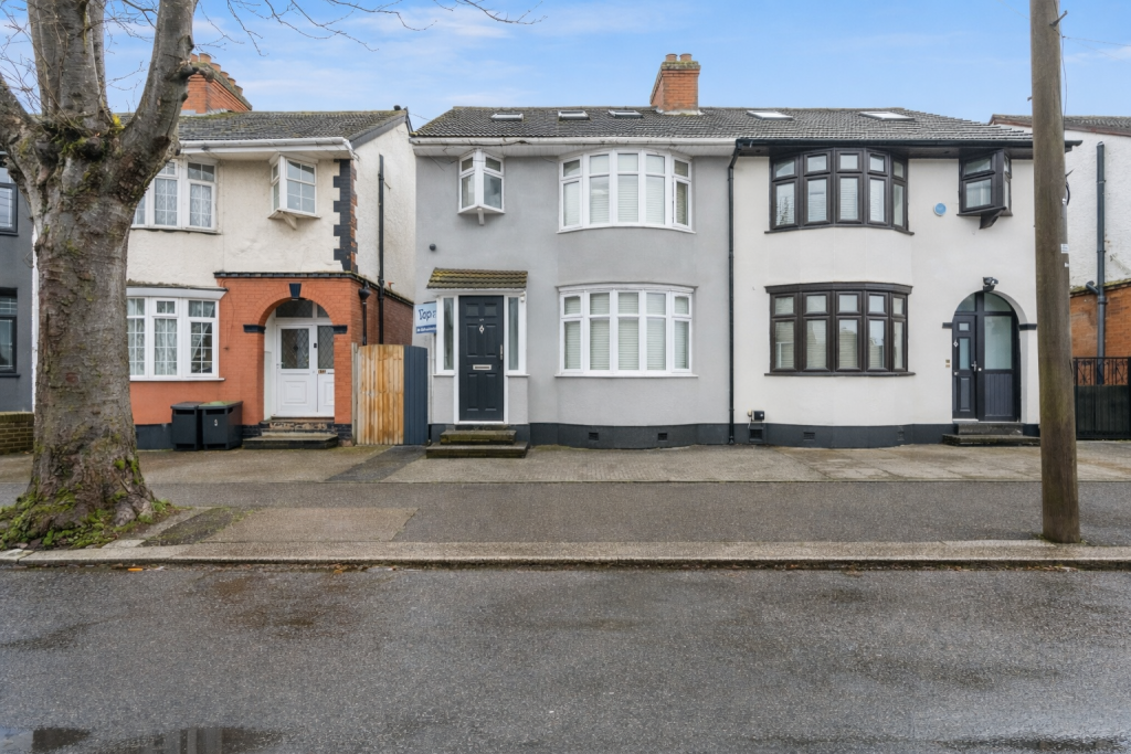 Main image of property: Newark Road, Luton, LU4
