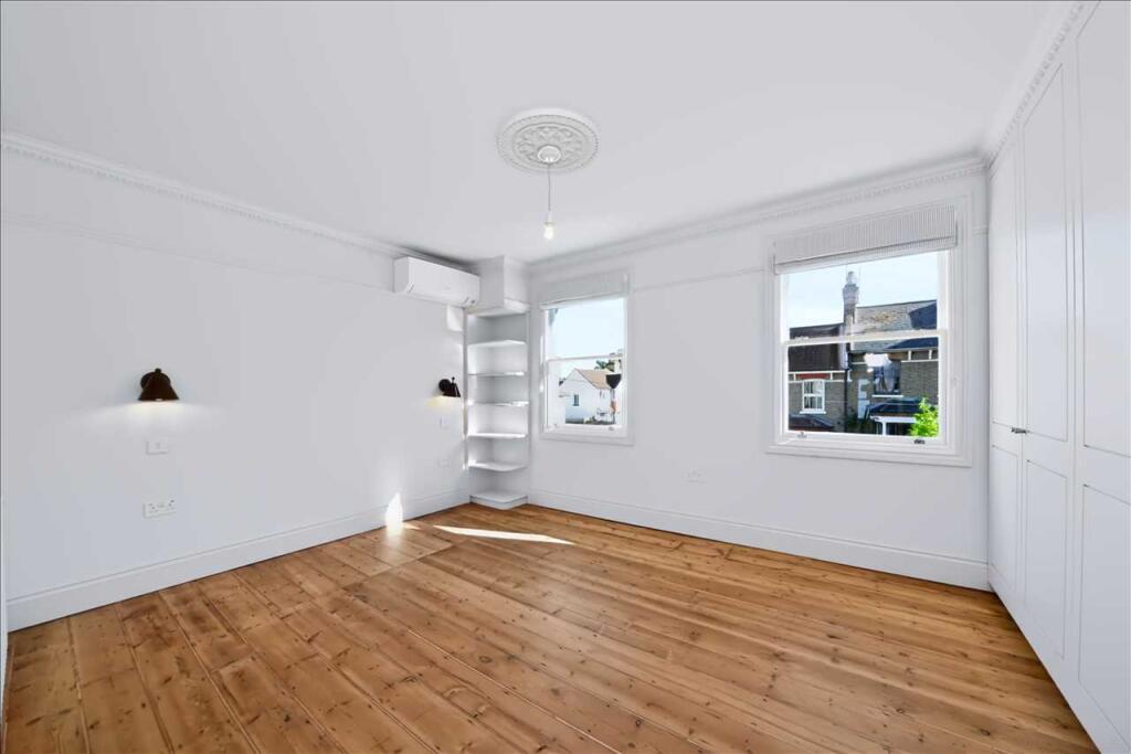 House in London - View 5