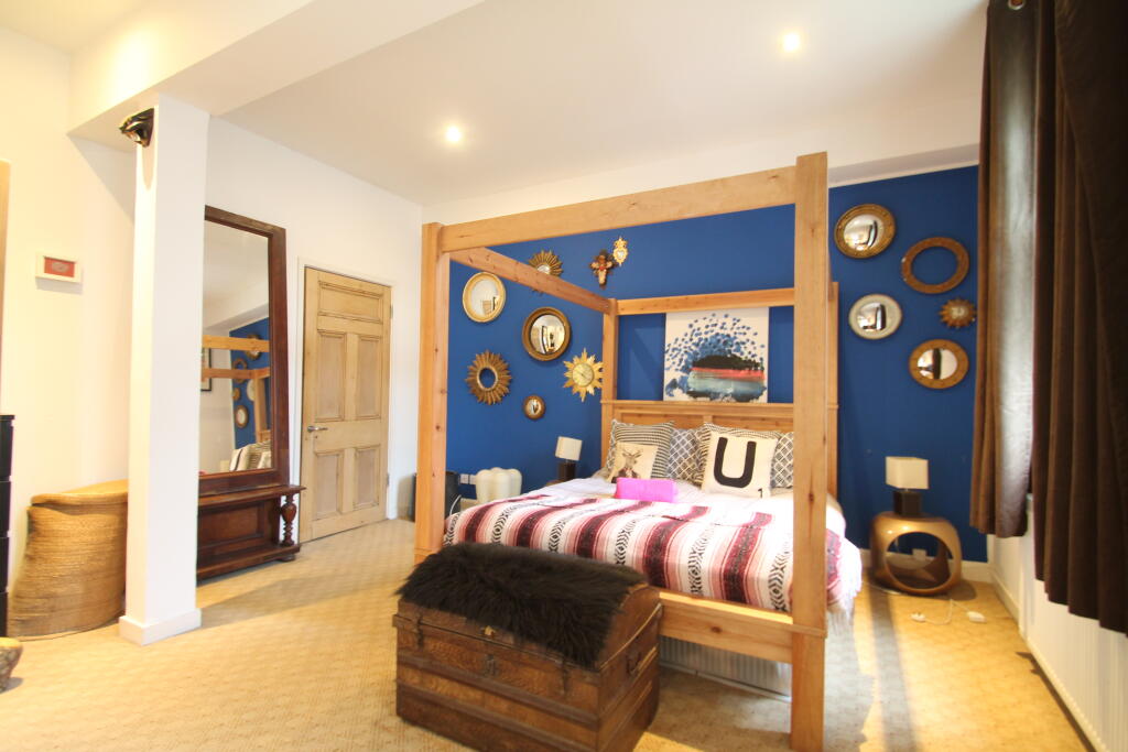 Apartment in Brighton - View 4