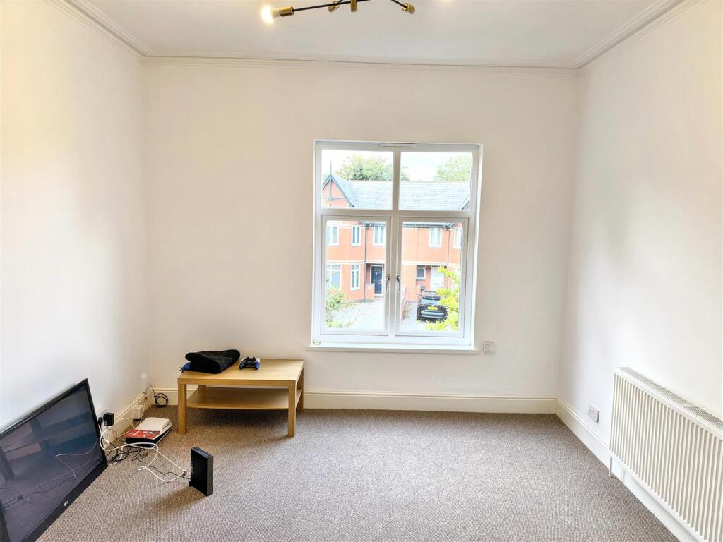 Apartment in Birmingham, Moseley - View 2