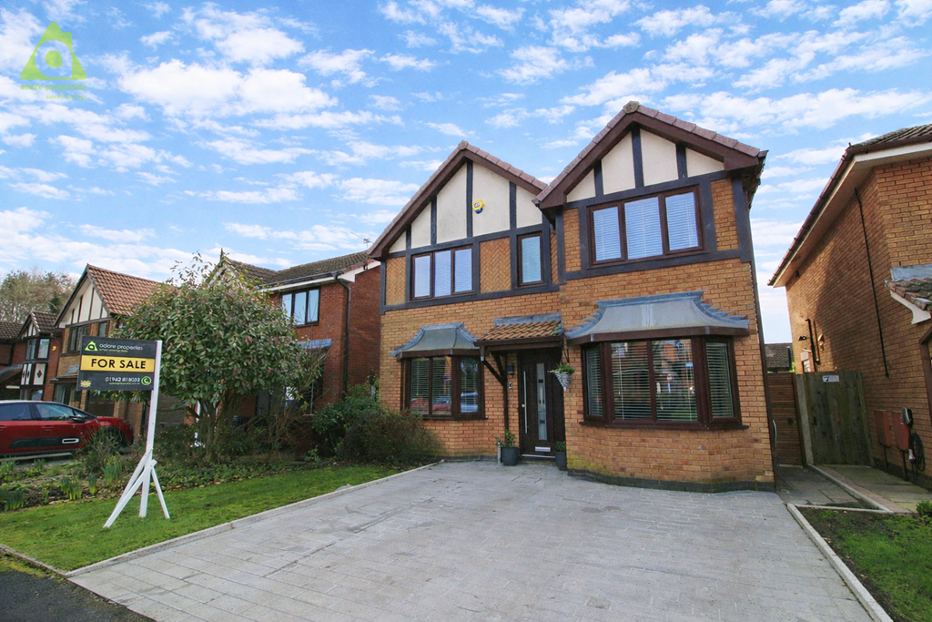 Main image of property: Dorket Grove, Westhoughton, BL5 2QS