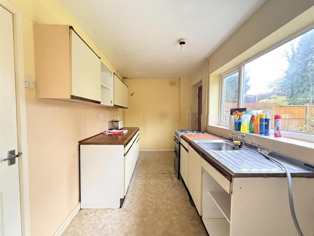 Chaffinch Road, Stourbridge photo 4