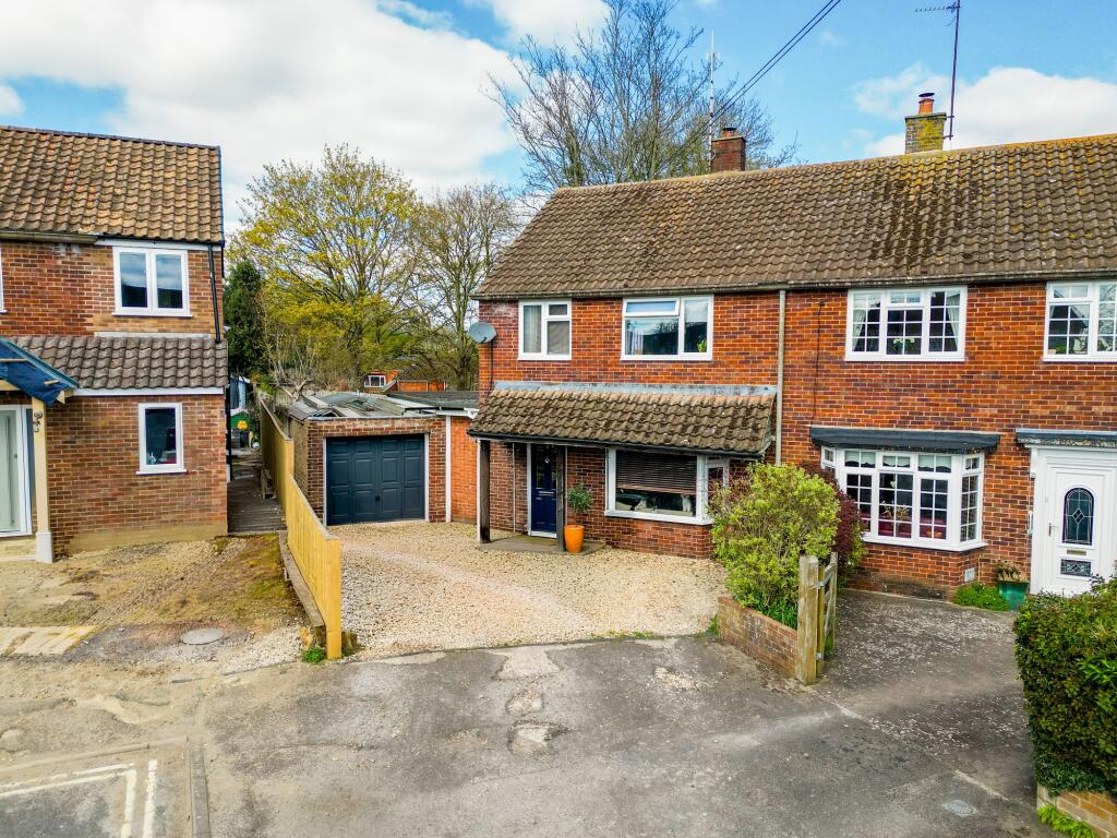 Main image of property: Moats Crescent, Thame, OX9