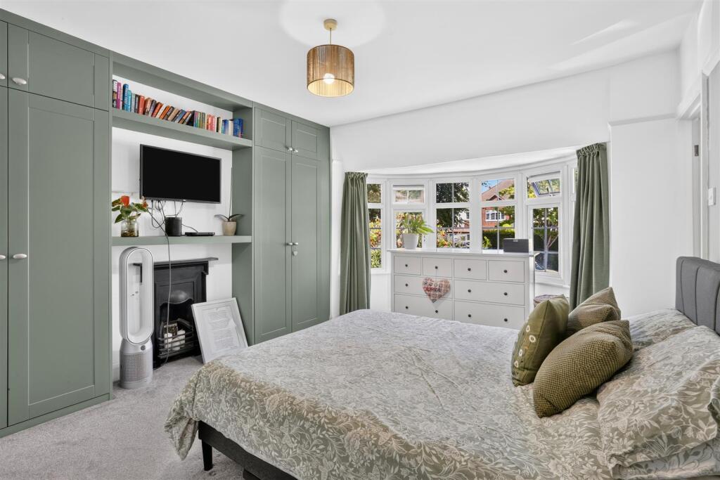 House in Sutton - View 5