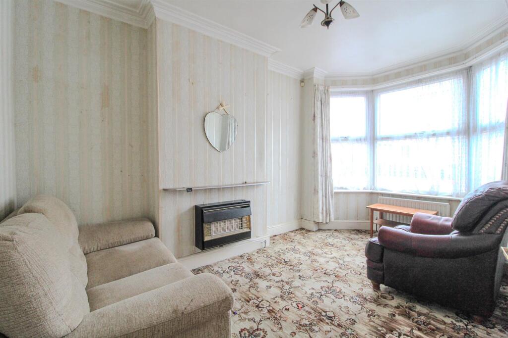 House in Nottingham, Hyson Green - More