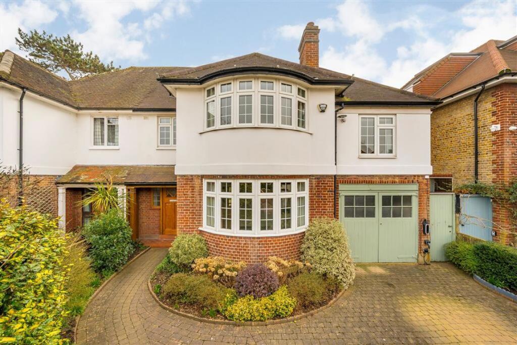 Main image of property: Stonehill Road, East Sheen
