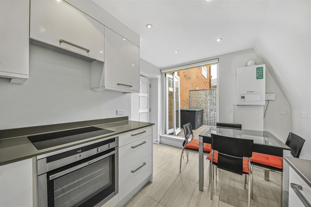 Apartment in London - View 3