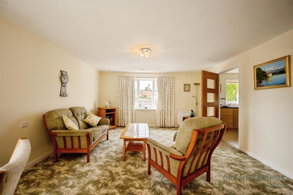 Apartment in Glasgow - View 2
