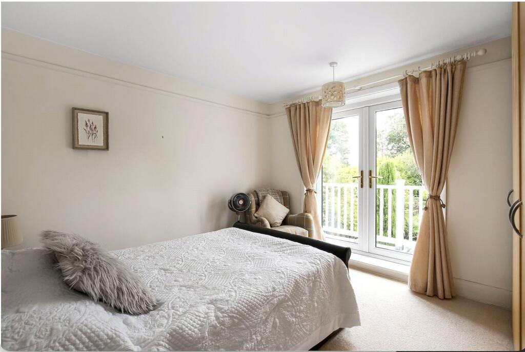 House in Salisbury, Harnham Hill - View 5