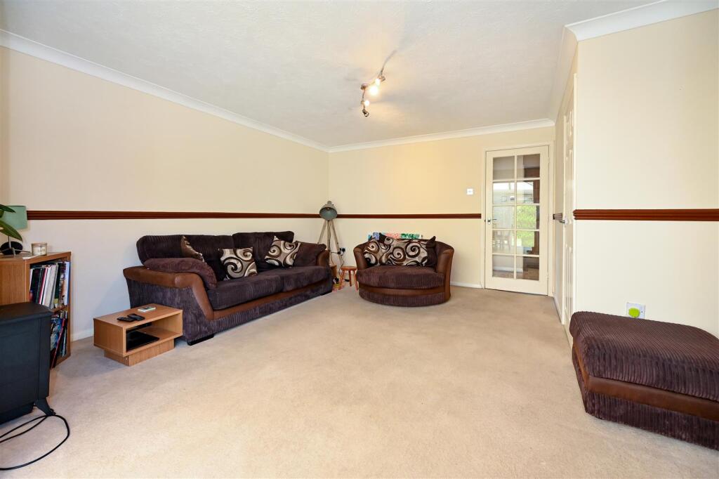 House in Arun, Rustington - More