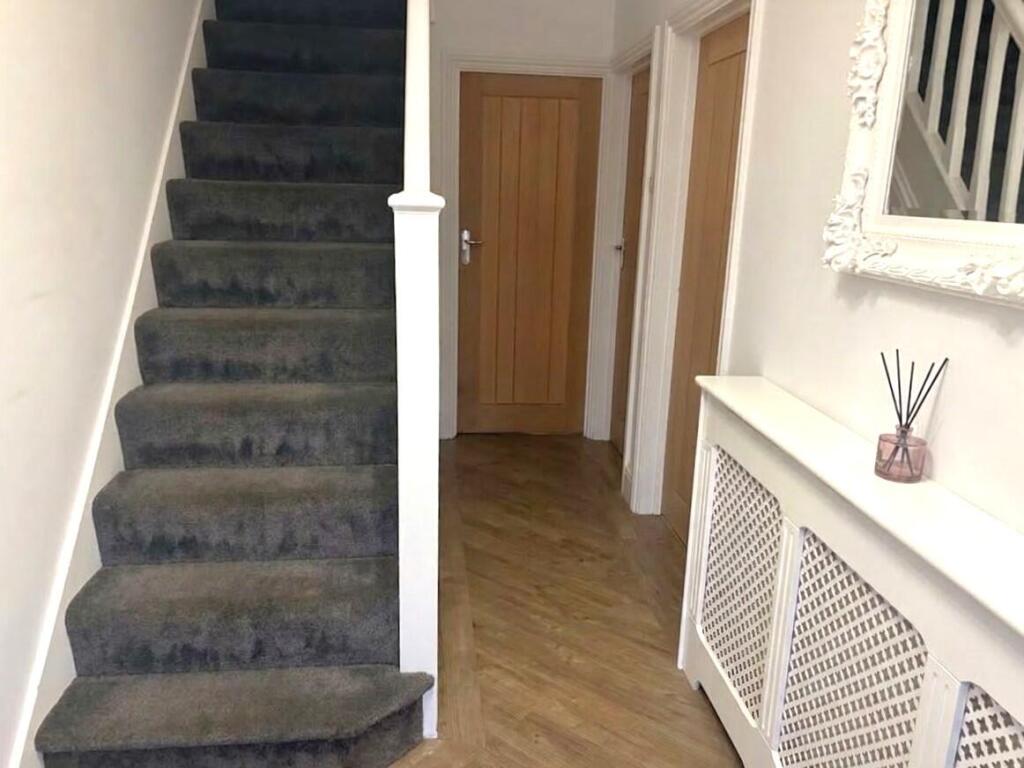 House in London - View 2
