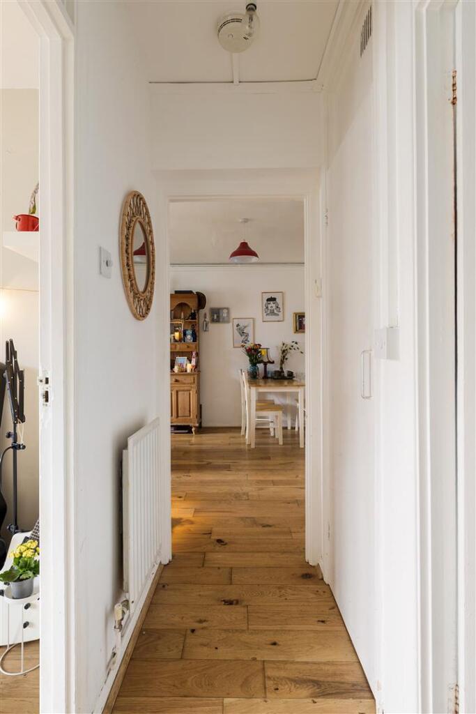 Apartment in London, Leytonstone - More