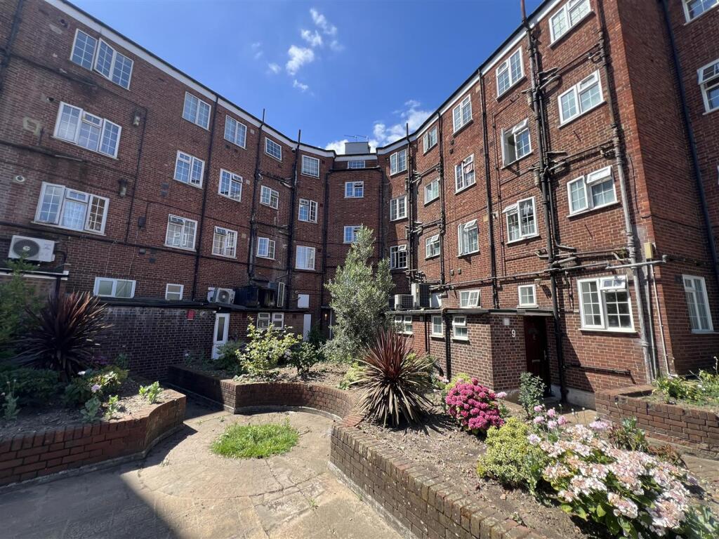 Main image of property: Noble Corner, Great West Road, Heston