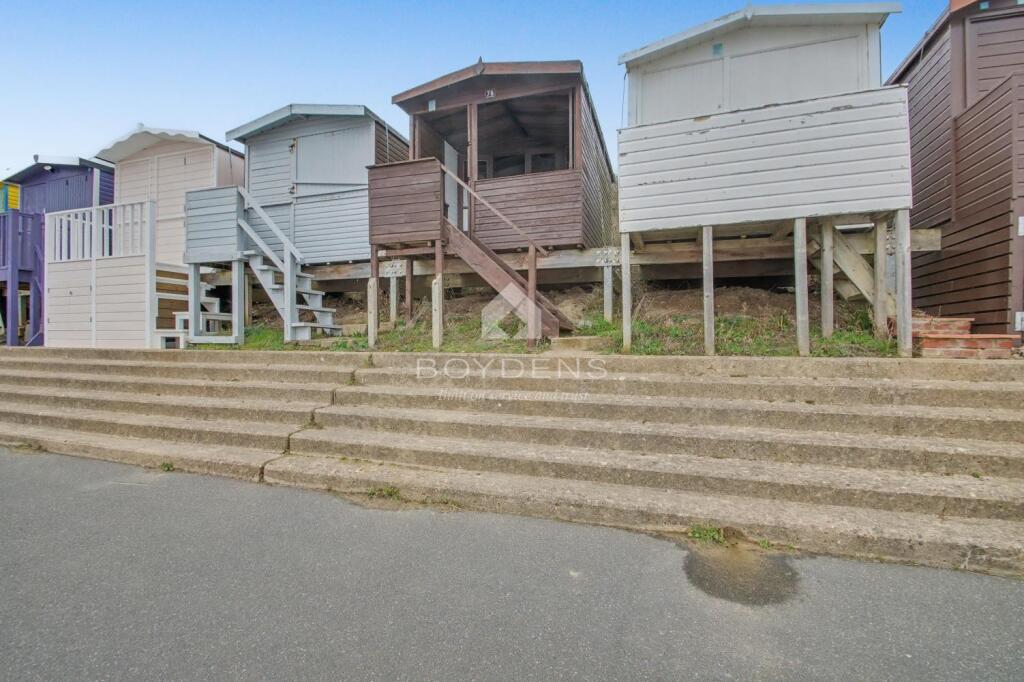 Main image of property: THE LEAS BEACH HUT, FRINTON-ON-SEA