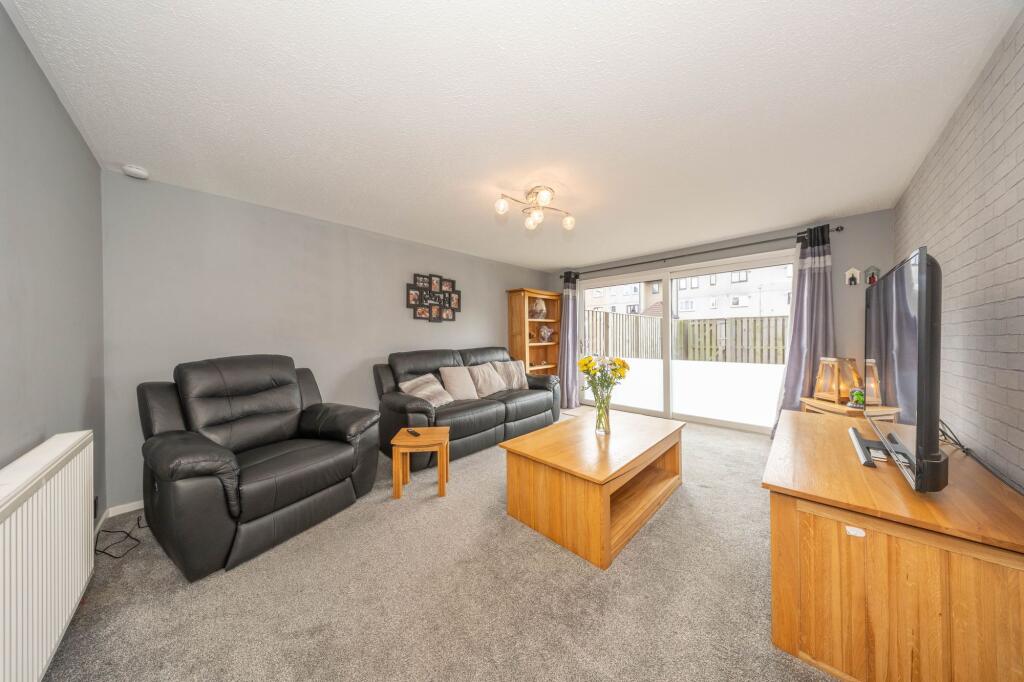 Apartment in Livingston, Craigshill - View 2