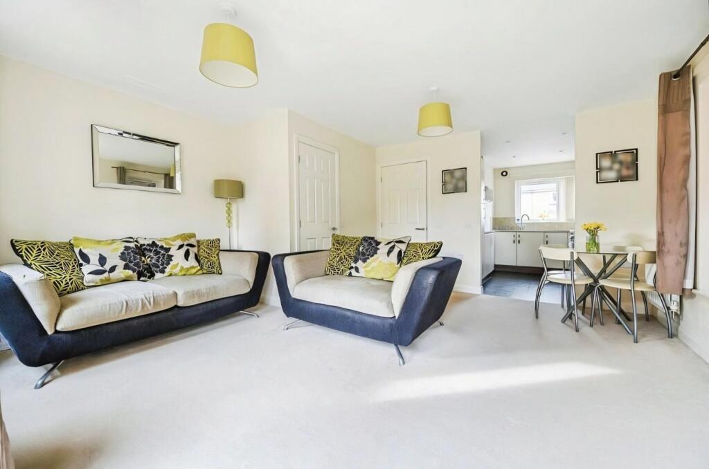 House in Leeds, Fairfield Estate, Swinnow - View 2