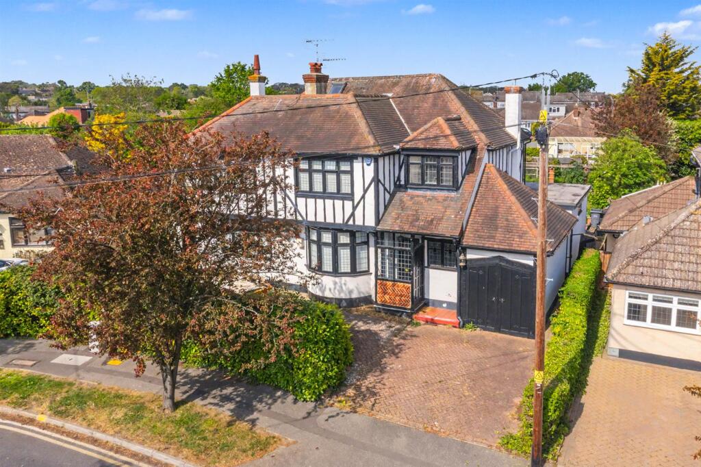 Main image of property: Hamilton Gardens, Hockley