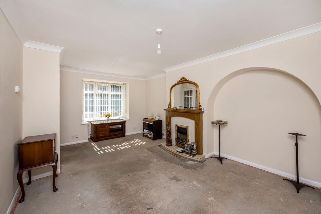 Holly Close, Storrington, RH20 photo 4