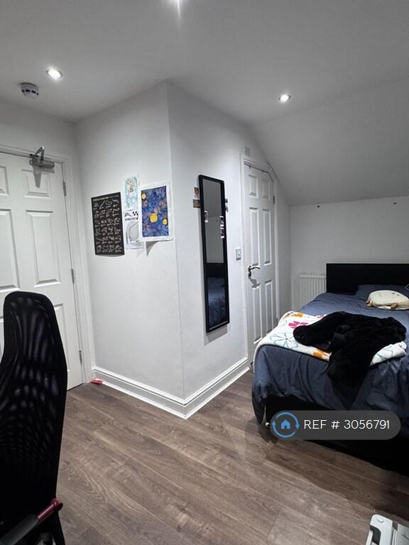 6 bedroom detached house for rent