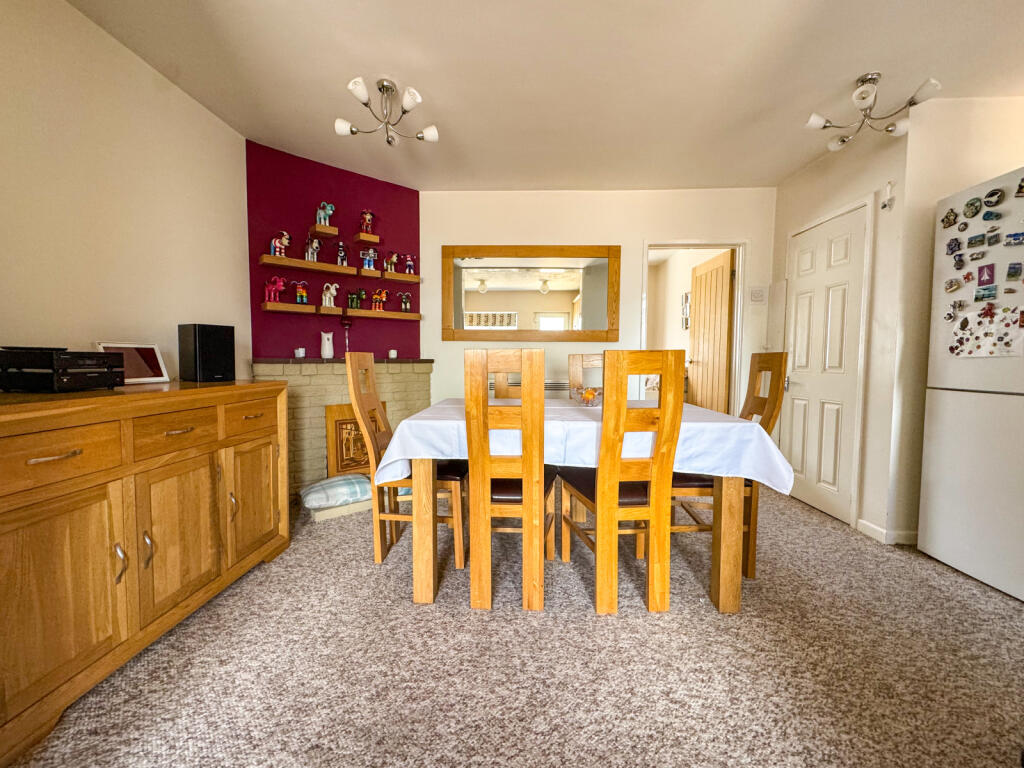 House in Bristol, Patchway - More
