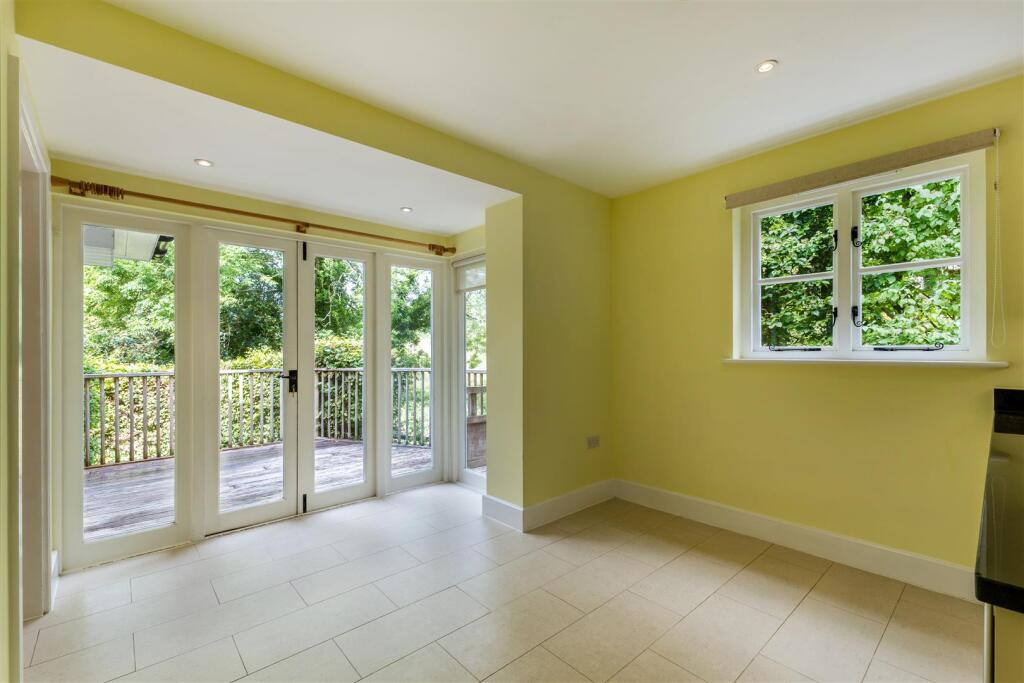 House in East Hampshire, Buriton - More