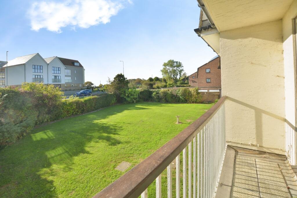 Apartment in Folkestone and Hythe, St Mary in the Marsh - More