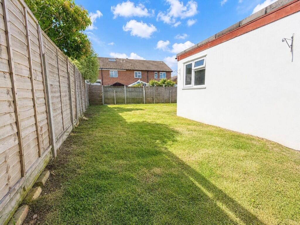 Larksfield Avenue, Bournemouth, Dorset, BH9 – další