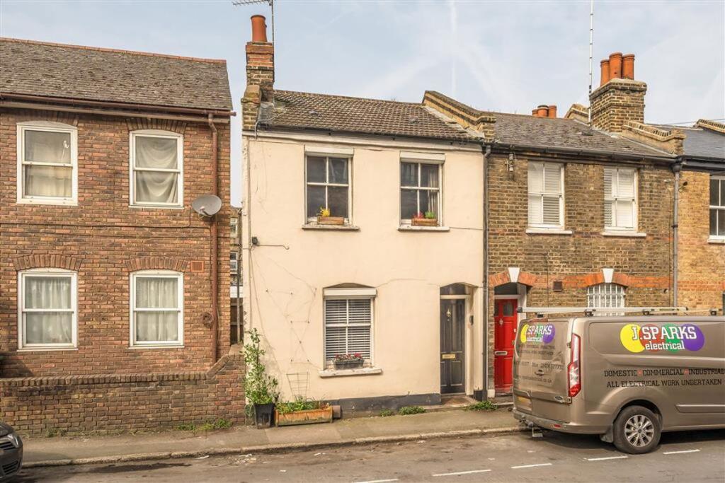 Main image of property: Plumbridge Street, Greenwich