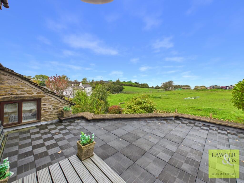 Greave Fold, Romiley, Stockport, Cheshire, SK6 4PZ photo 2