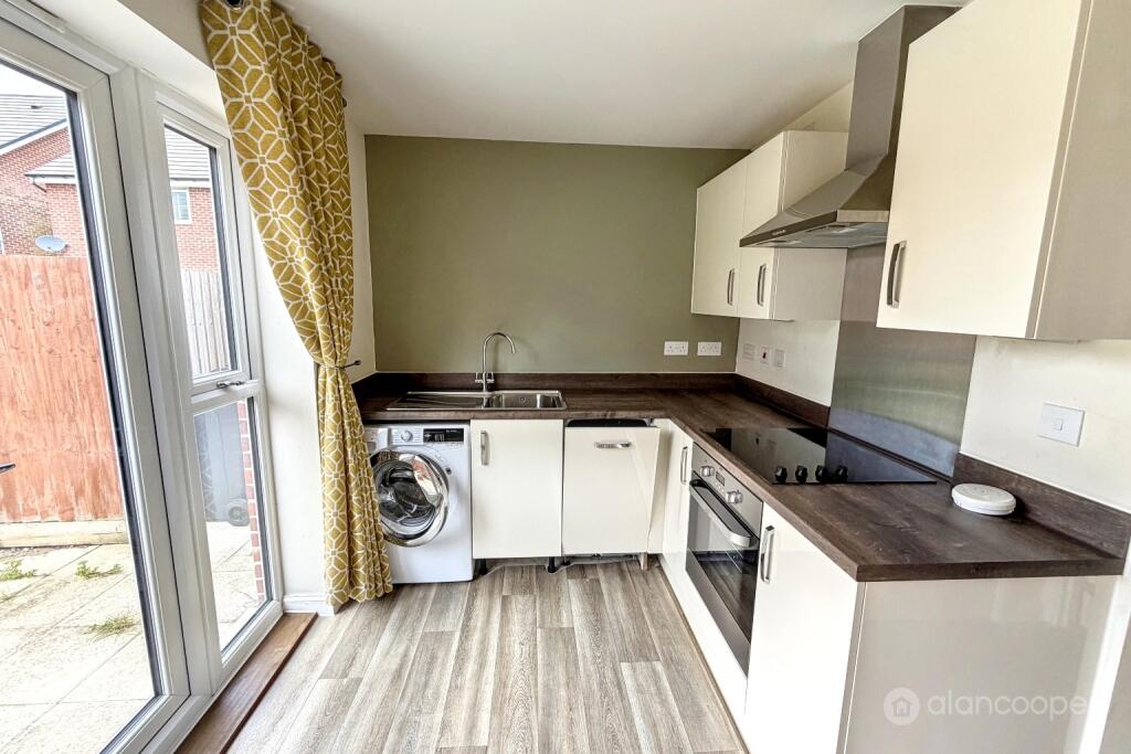 House in Nuneaton and Bedworth, St Nicolas Park - View 5