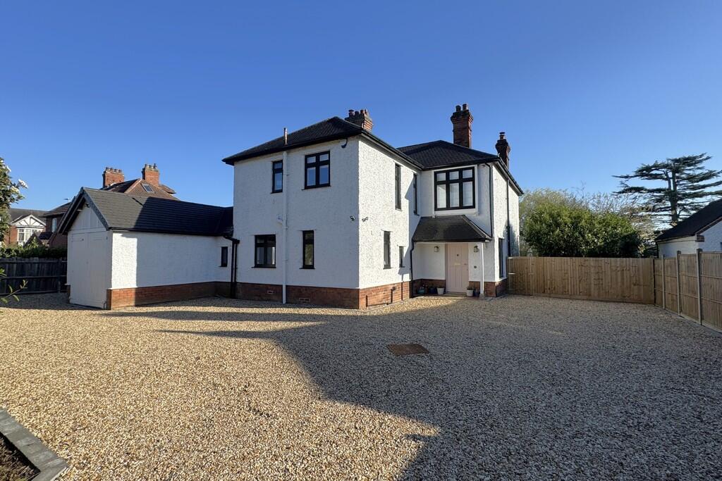5-bed detached on Hamilton Drive, Melton Mowbray, £800,000
