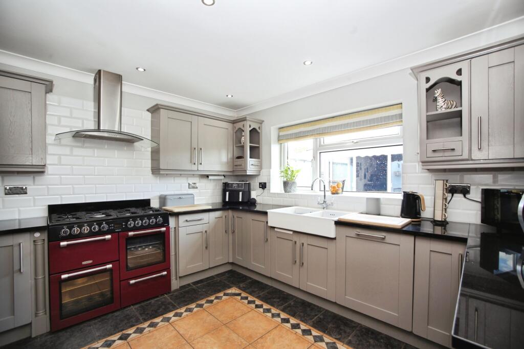 North Avenue, Bridgend, CF33 photo 3