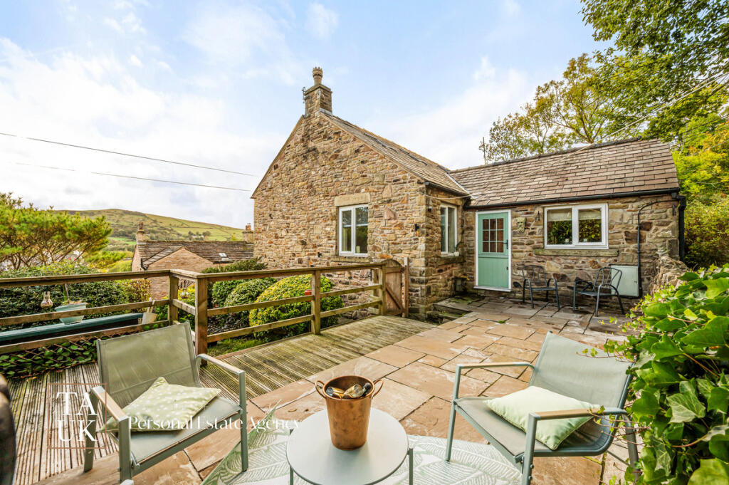 4-bed semi-detached on Stubbins Lane, High Peak, SK23, £500,000