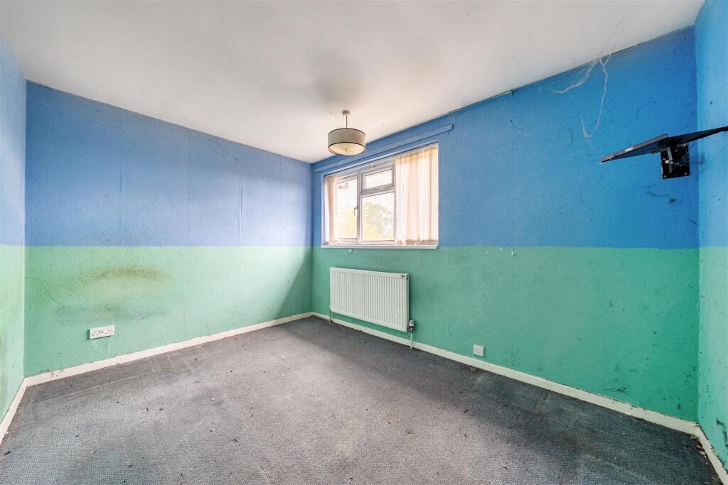 House in Bedford, Brickhill - More