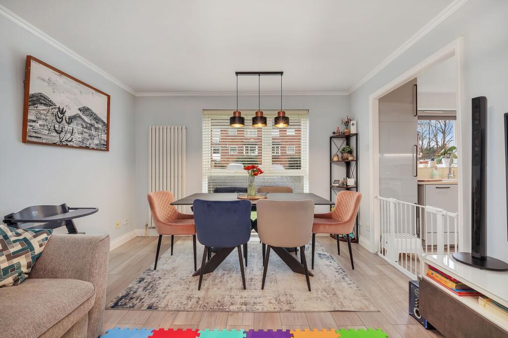 Main image of property: Shurland Avenue, Barnet, EN4