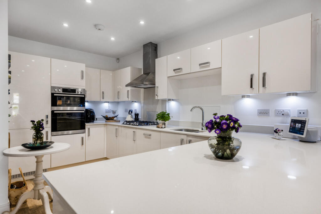 House in Horsham, North Heath, North Horsham - View 3