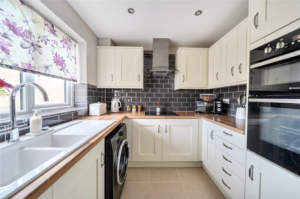 House in Taunton - View 3
