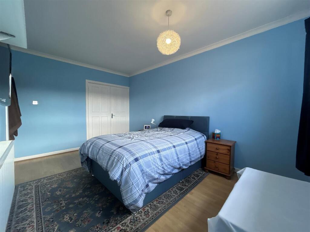 House in Stockport, Heald Green - More