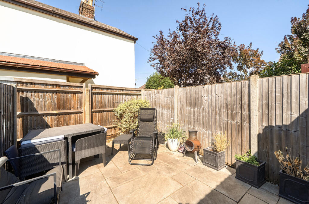 House in Elmbridge, Molesey - View 4