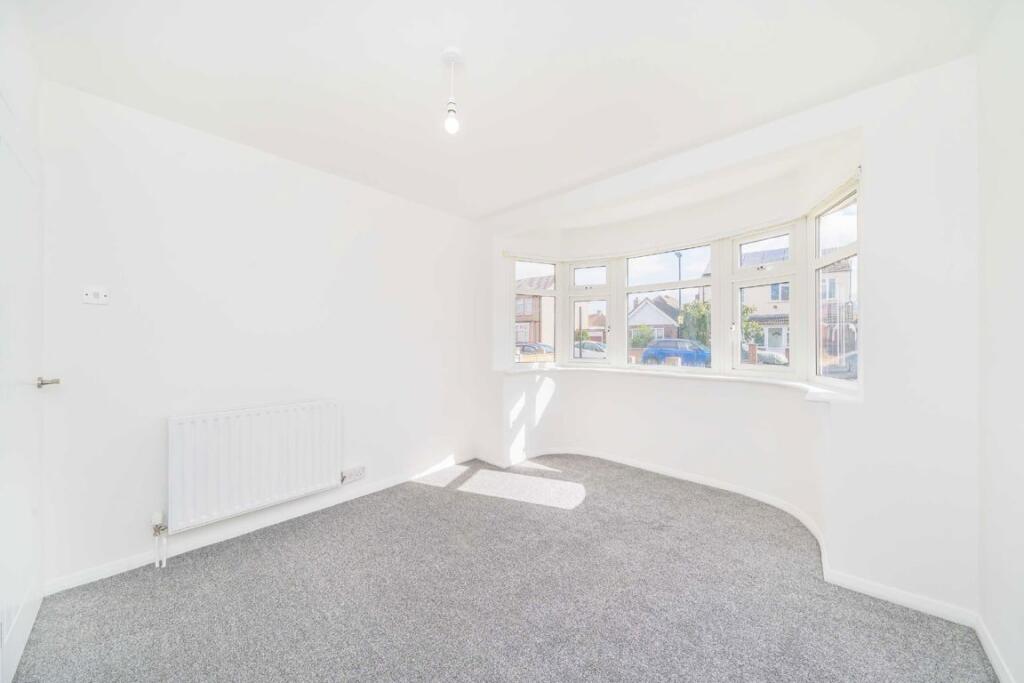 Apartment in Twickenham - View 3