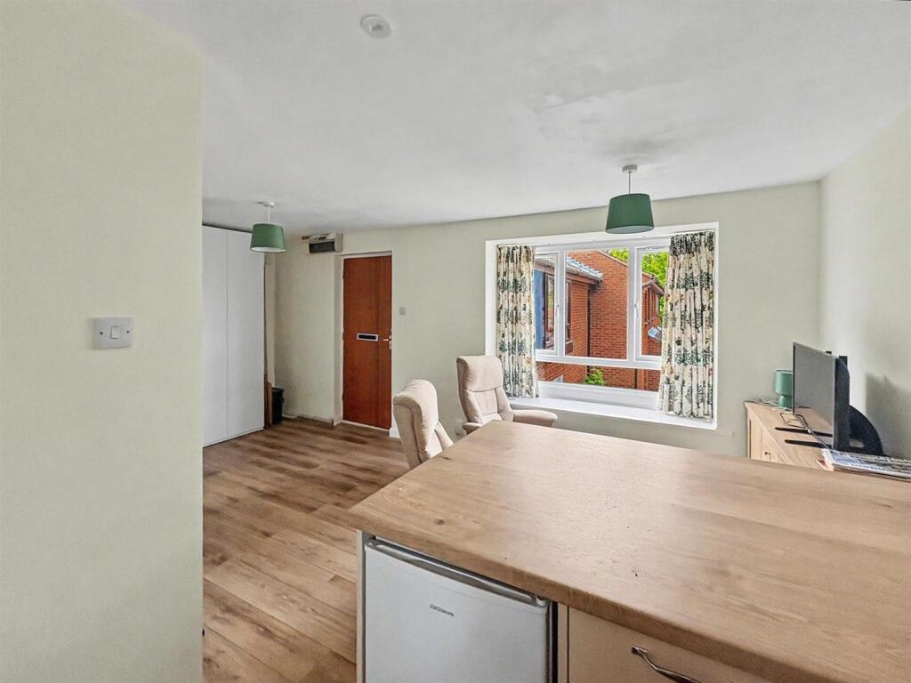 Apartment in Walsall - More